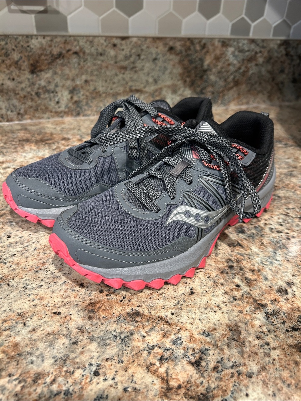 Saucony Excursion TR 14 Women's Gray and Pink/Coral Trail Running Sneakers 7